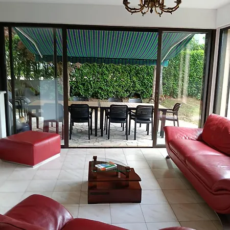 Maison Ensoleillee Tres Claire Avec Terrain Clos 9 Personnes *